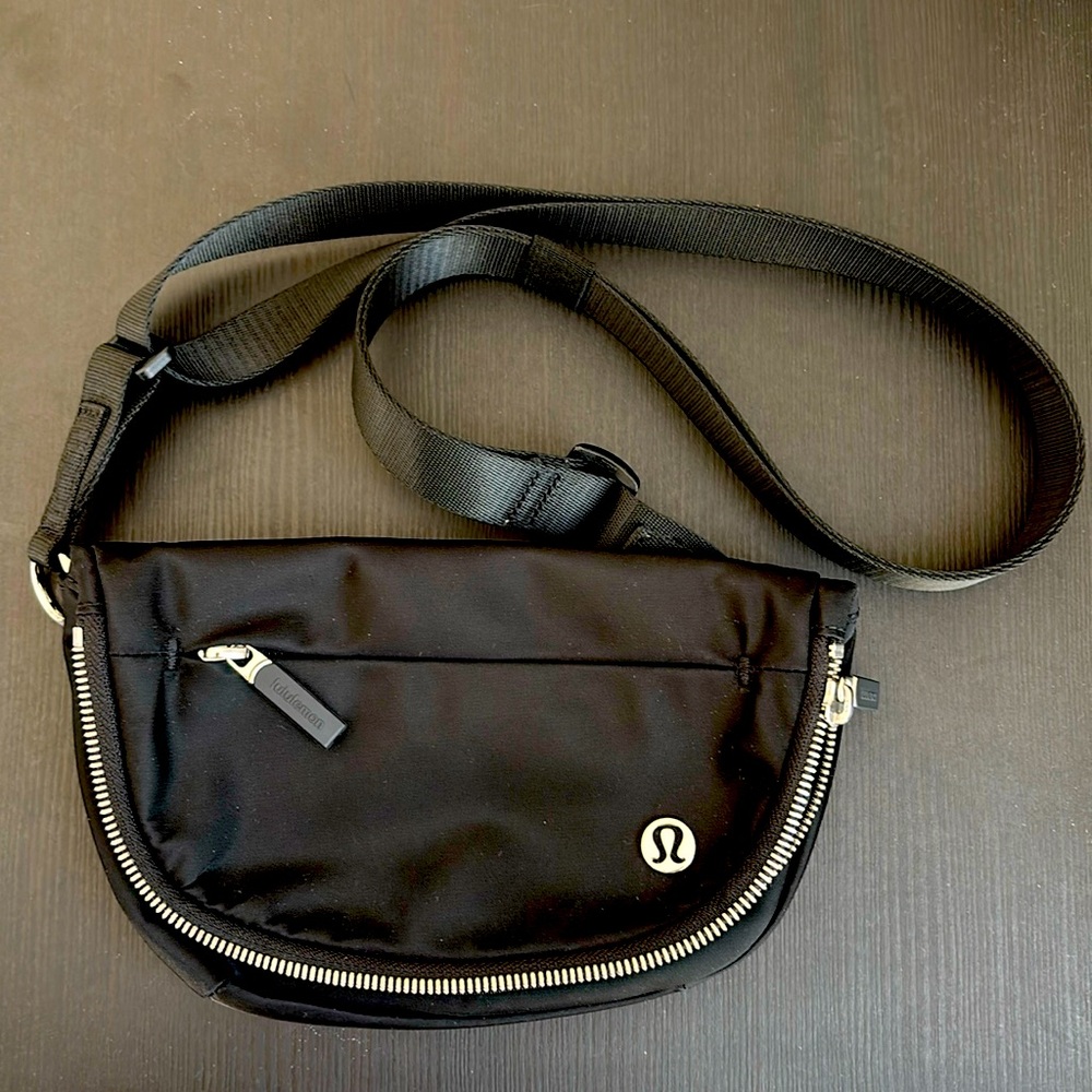 Lululemon All Night Festival Bag
